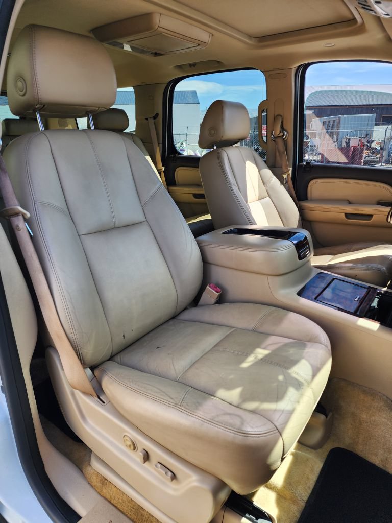 Used 2008 GMC Yukon Denali AWD/4WD image 9