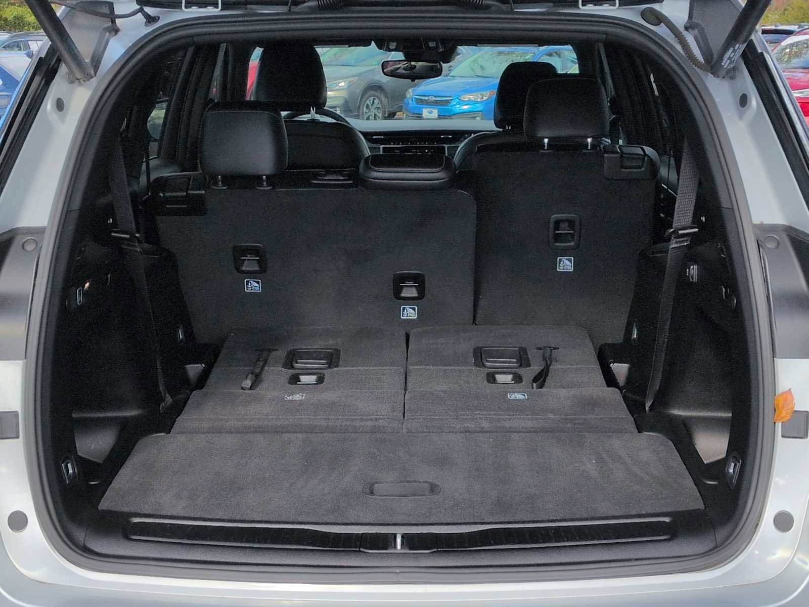 Used 2023 Jeep Grand Cherokee L Laredo image 33