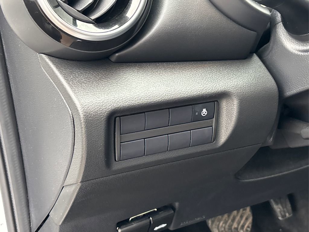 Used 2023 Nissan Kicks SR w/ SR Premium Package image 30