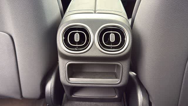 Used 2026 Mercedes-Benz GLC 300 4MATIC image 27