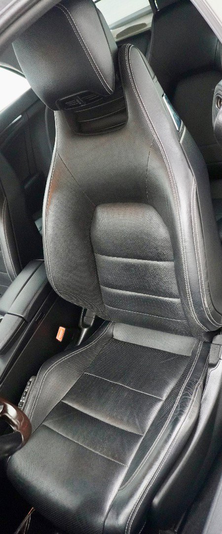 Used 2011 Mercedes-Benz E 550 Cabriolet image 4