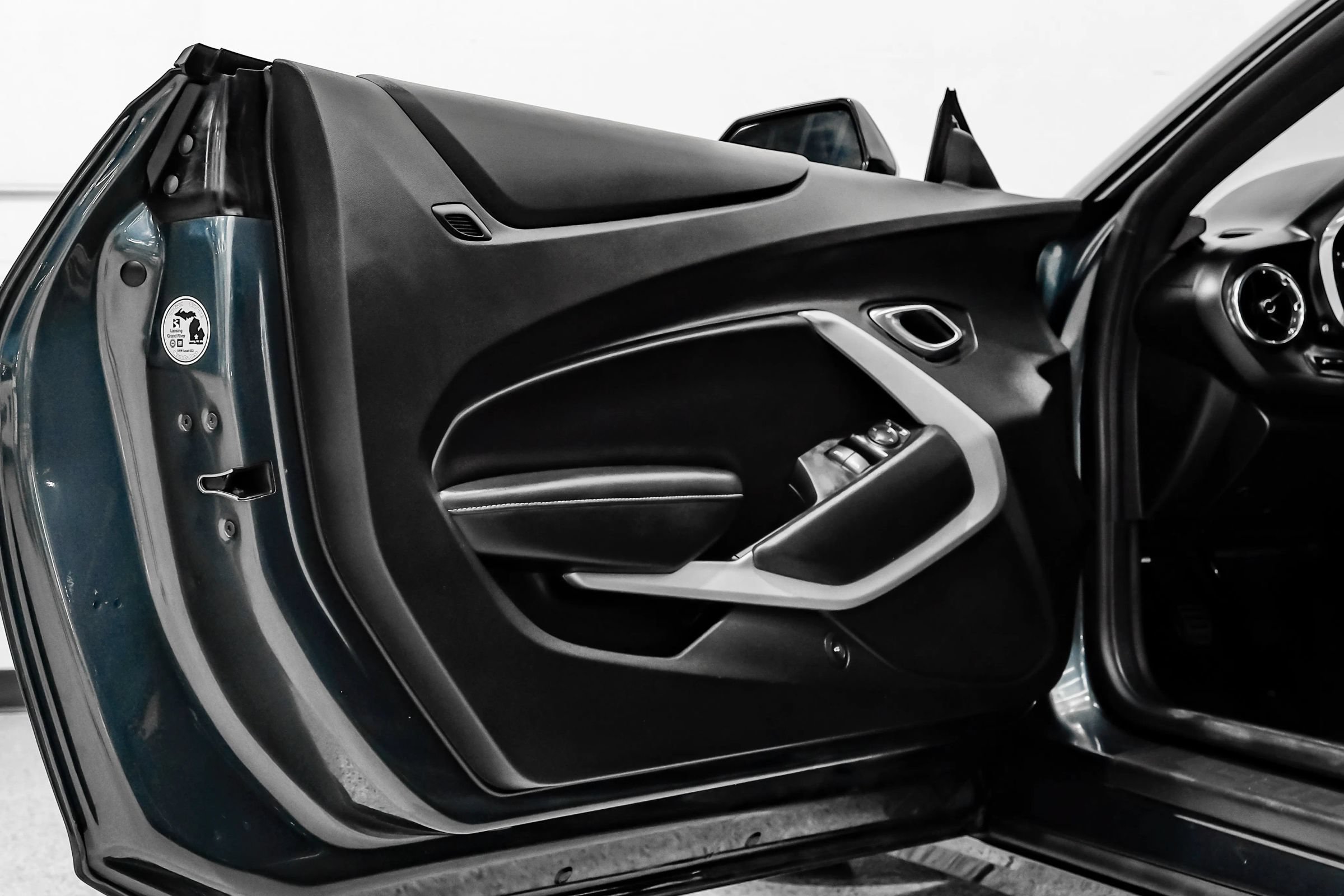 Used 2019 Chevrolet Camaro SS RWD image 46