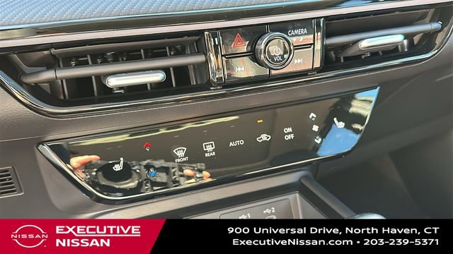 Used 2025 Nissan Kicks SR w/ SR Premium Package AWD/4WD image 18