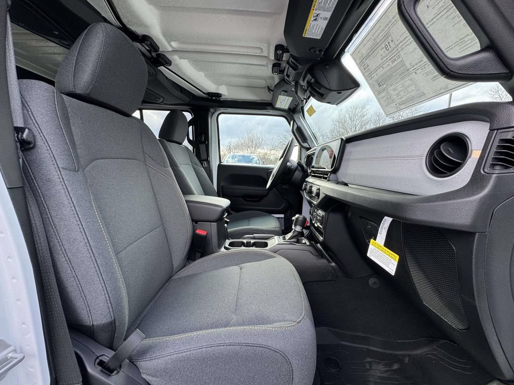 New 2026 Jeep Gladiator Sport AWD/4WD image 15