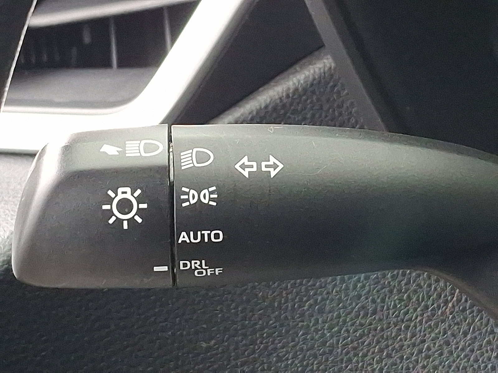 Certified 2024 Toyota Corolla SE image 25