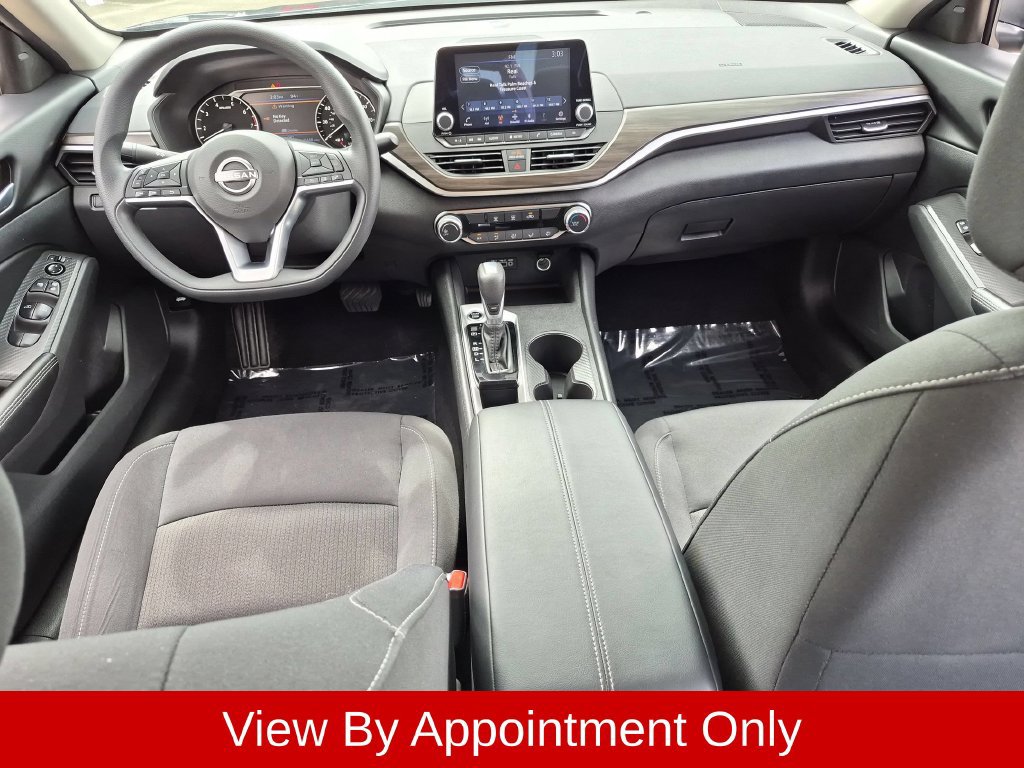 Used 2025 Nissan Altima 2.5 SV FWD image 25