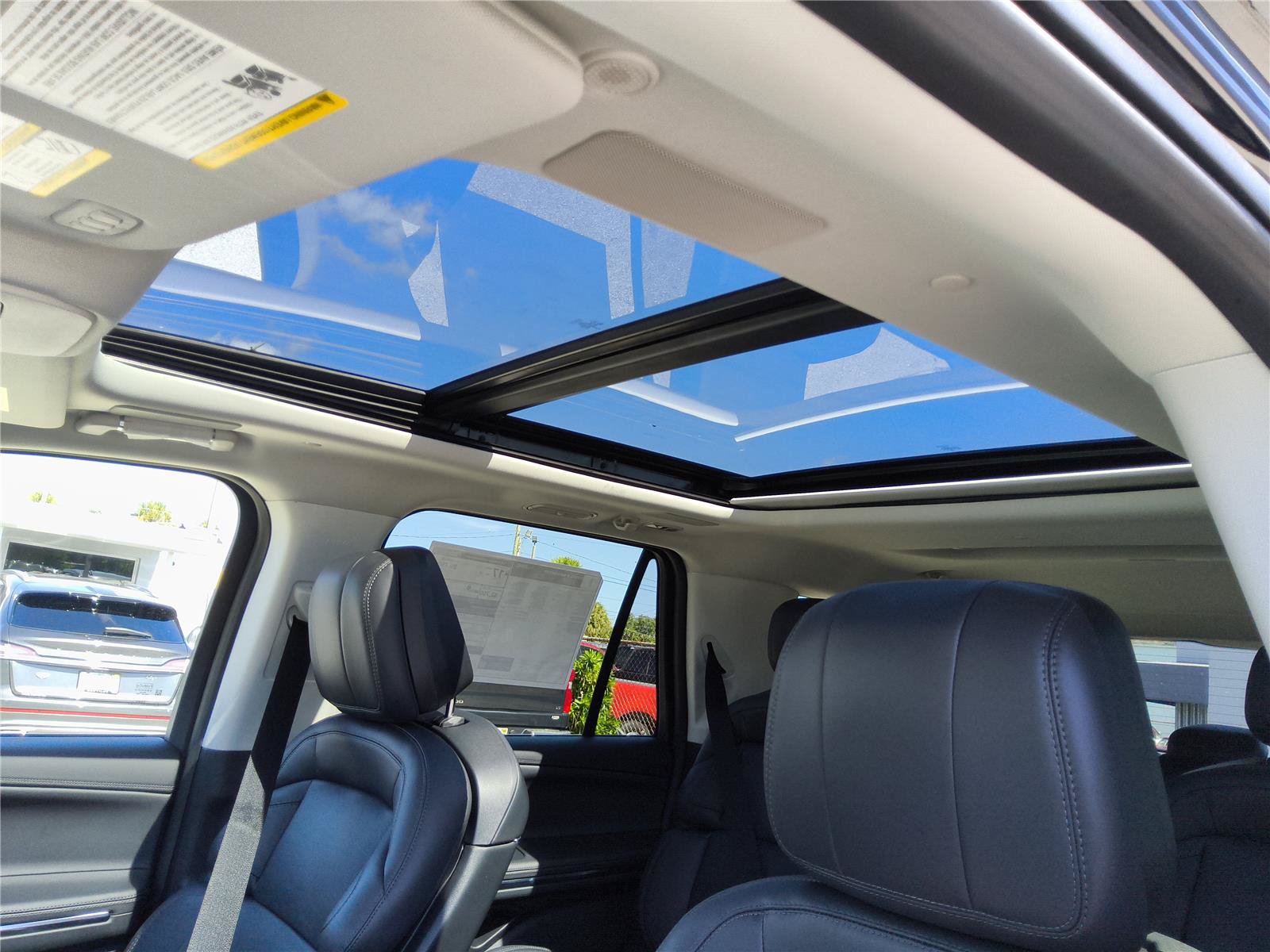 New 2027 Lincoln Navigator Reserve AWD/4WD image 13