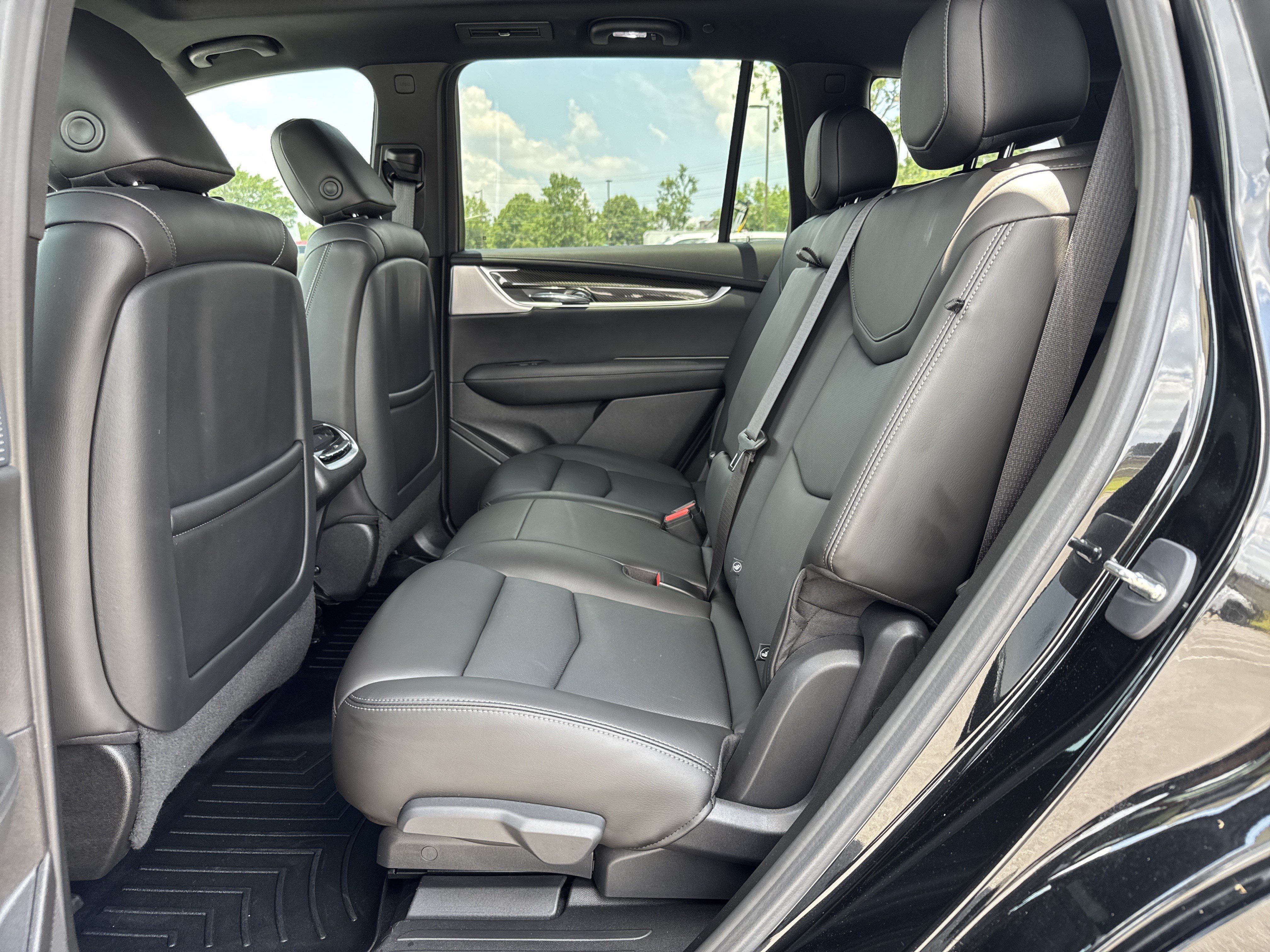 Used 2023 Cadillac XT6 Sport w/ Technology Package AWD/4WD image 27