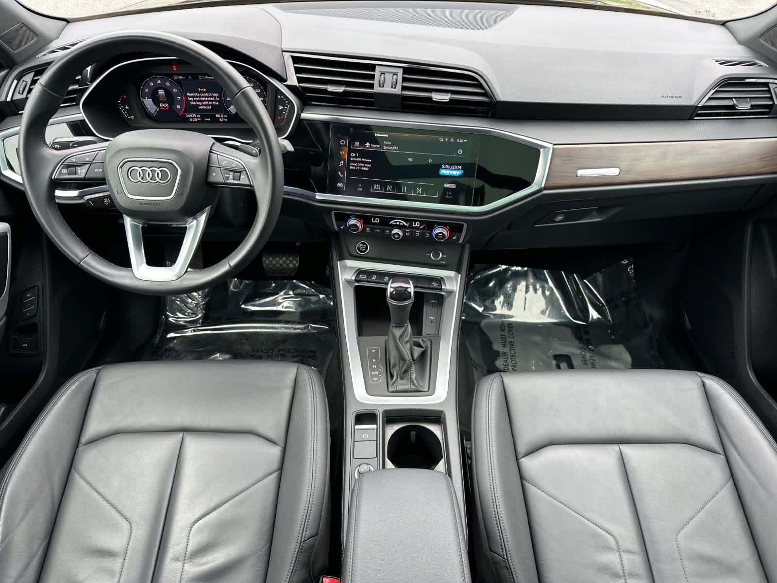 Used 2023 Audi Q3 2.0T Premium w/ Convenience Package AWD/4WD image 3