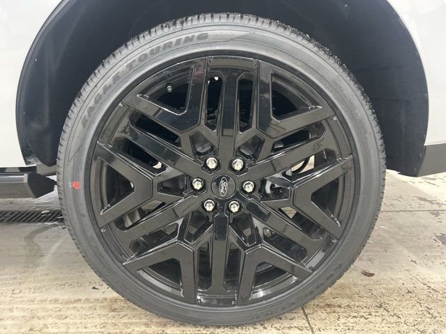 New 2026 Ford Expedition Platinum w/ Stealth Performance Package image 7