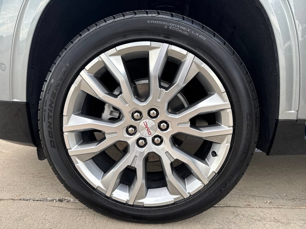 Certified 2025 GMC Acadia Denali w/ Super Cruise Package AWD/4WD image 11