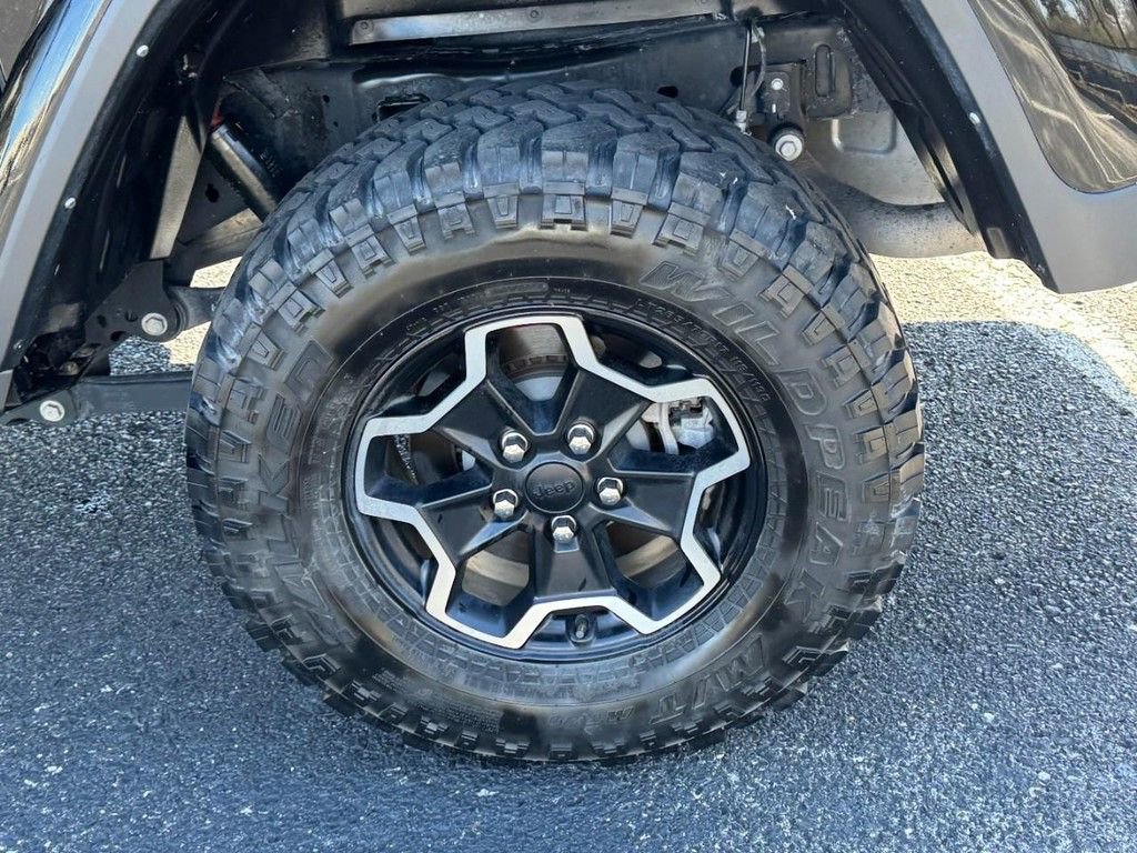Used 2023 Jeep Gladiator Rubicon w/ LED Lighting Group image 7