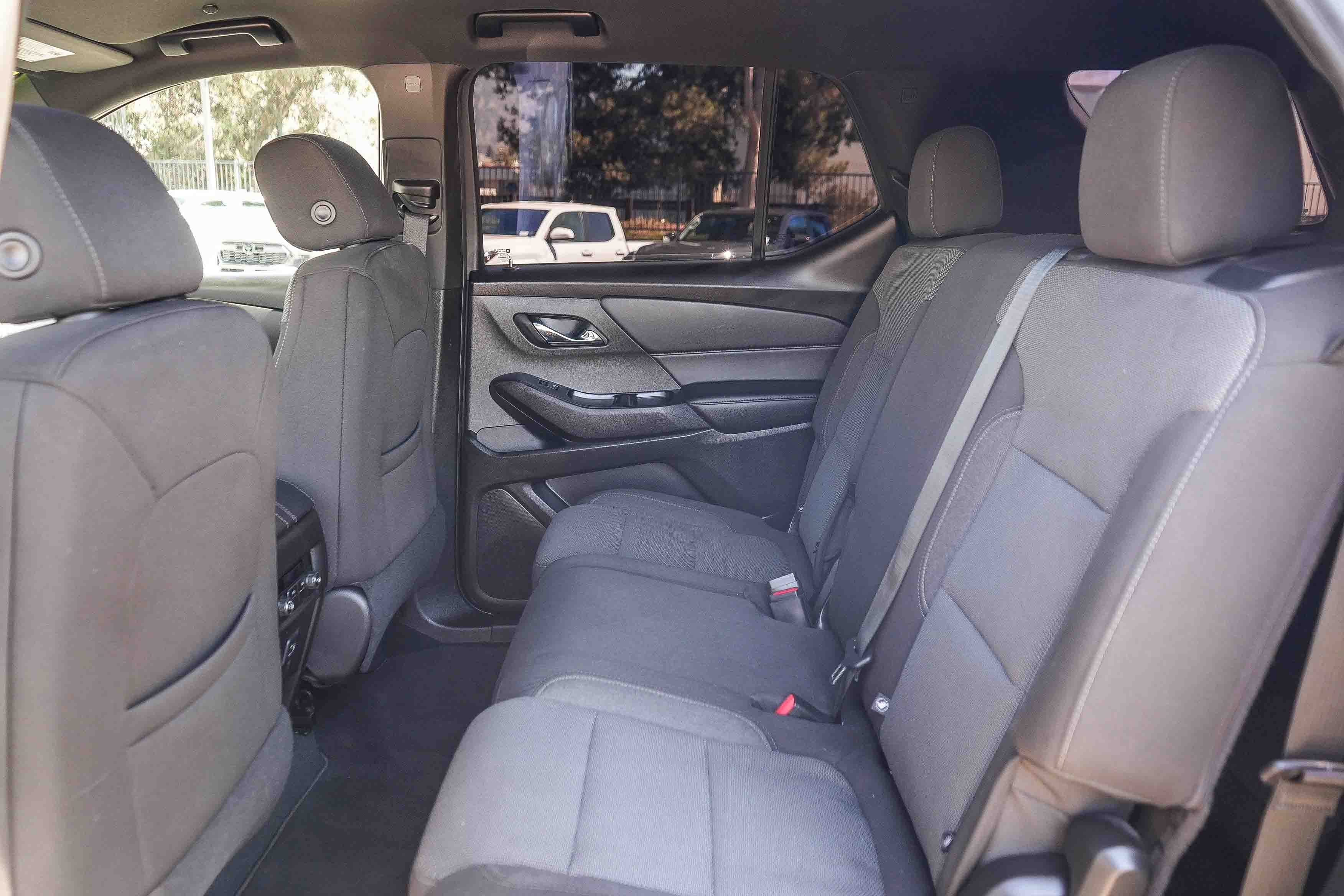 Used 2022 Chevrolet Traverse LT FWD image 18