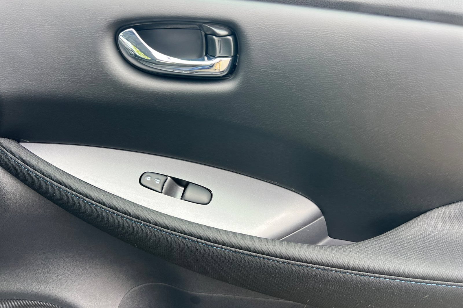 Certified 2025 Nissan Leaf S FWD image 20