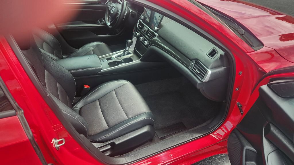Used 2018 Honda Accord Sport image 17