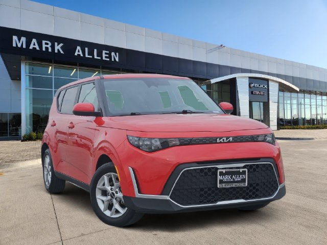 Used 2024 Kia Soul LX w/ LX Technology Package FWD image 1