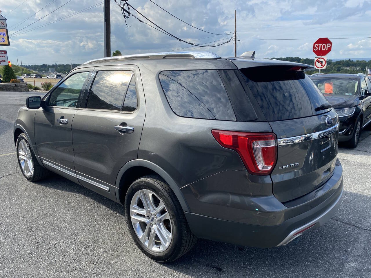 Used 2017 Ford Explorer Limited AWD/4WD image 7