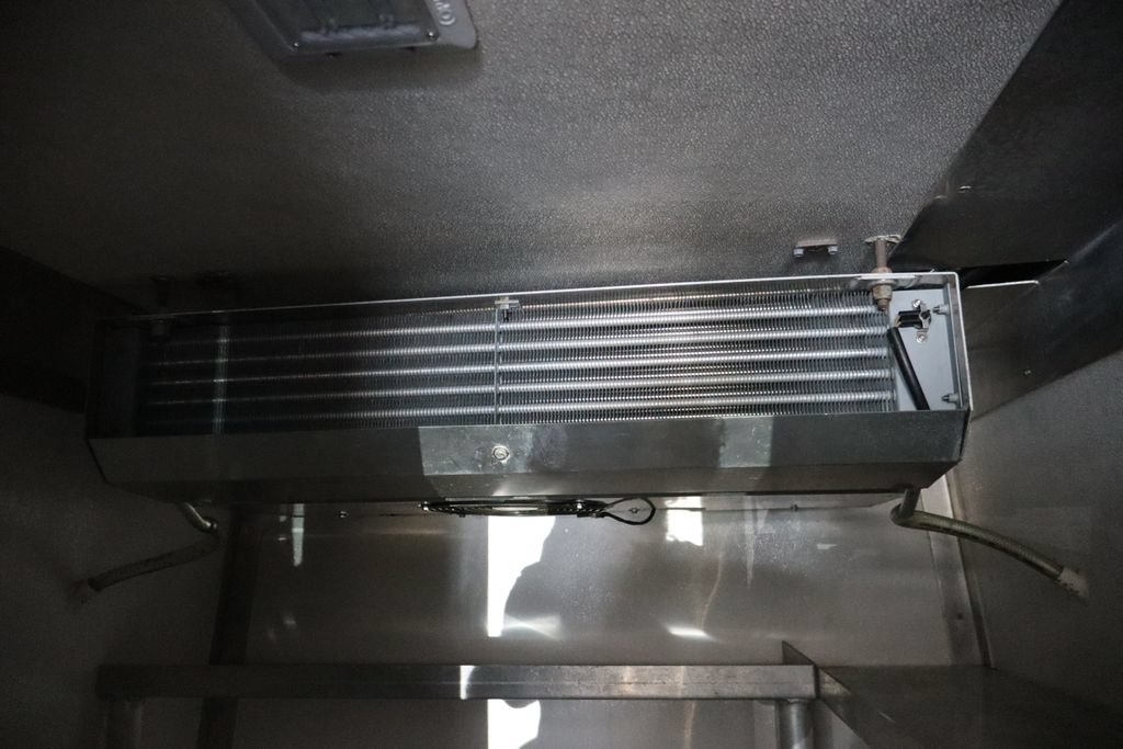Used 2015 Mercedes-Benz Sprinter 2500 image 27