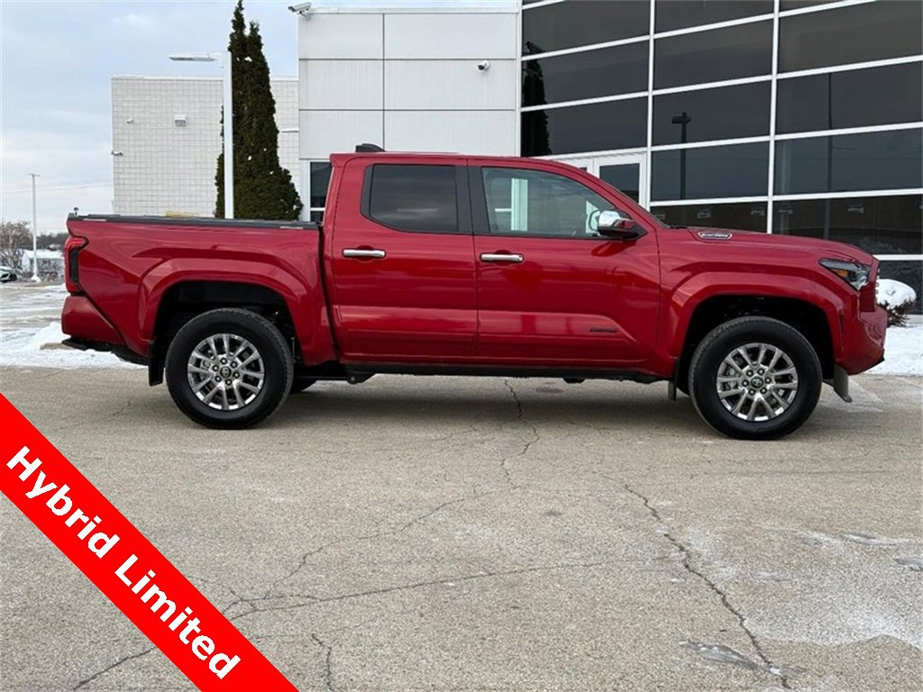 Used 2024 Toyota Tacoma Limited image 2