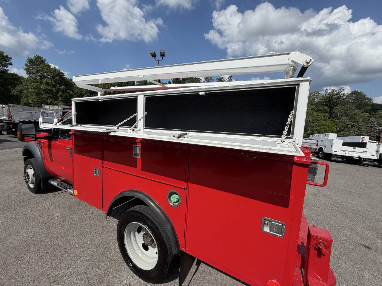 Used 2009 Ford F550 4x4 Regular Cab Super Duty image 8