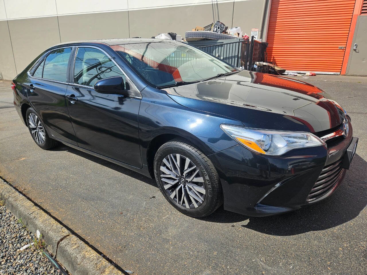 Used 2015 Toyota Camry LE FWD image 6