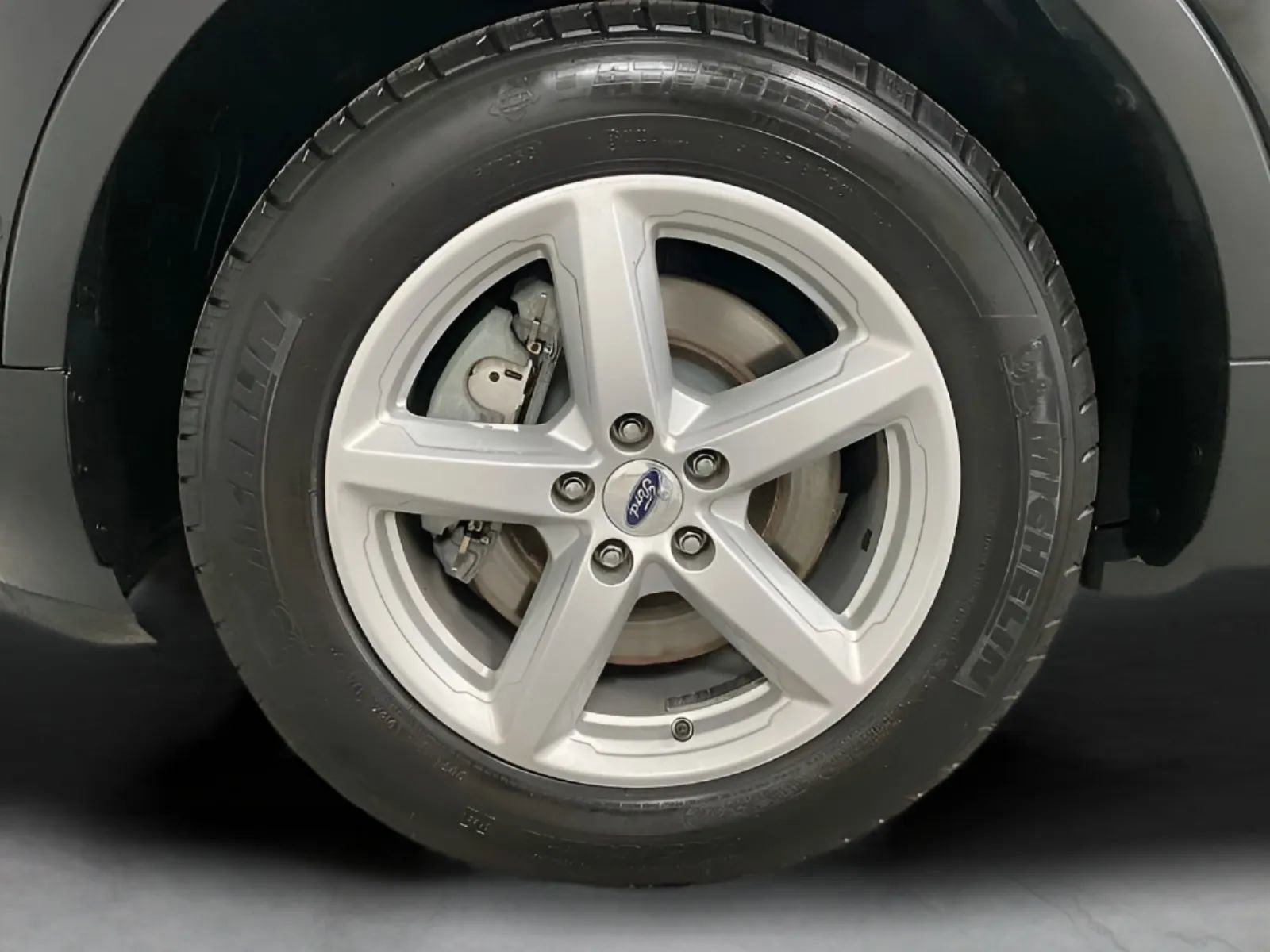 Used 2018 Ford Explorer XLT w/ Equipment Group 201A FWD image 25