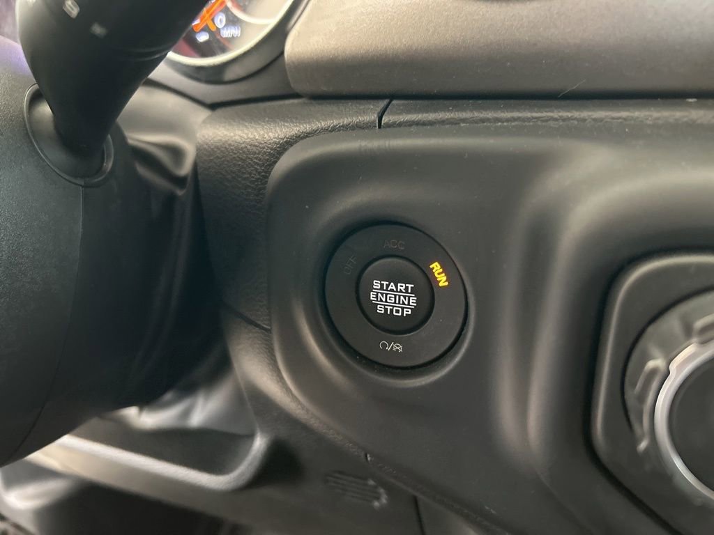 Used 2023 Jeep Gladiator Sport image 43