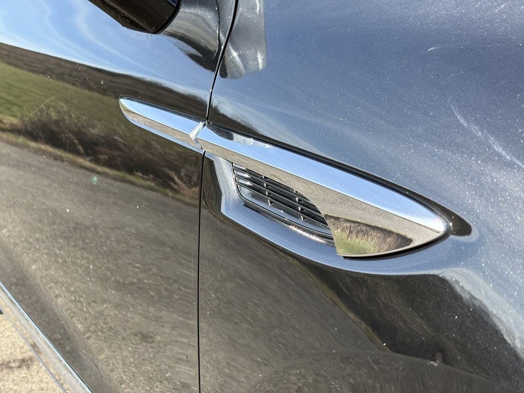 Used 2024 Buick Enclave Premium image 10