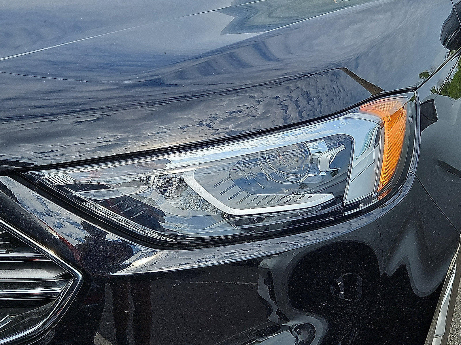 Used 2019 Ford Edge SEL AWD/4WD image 3