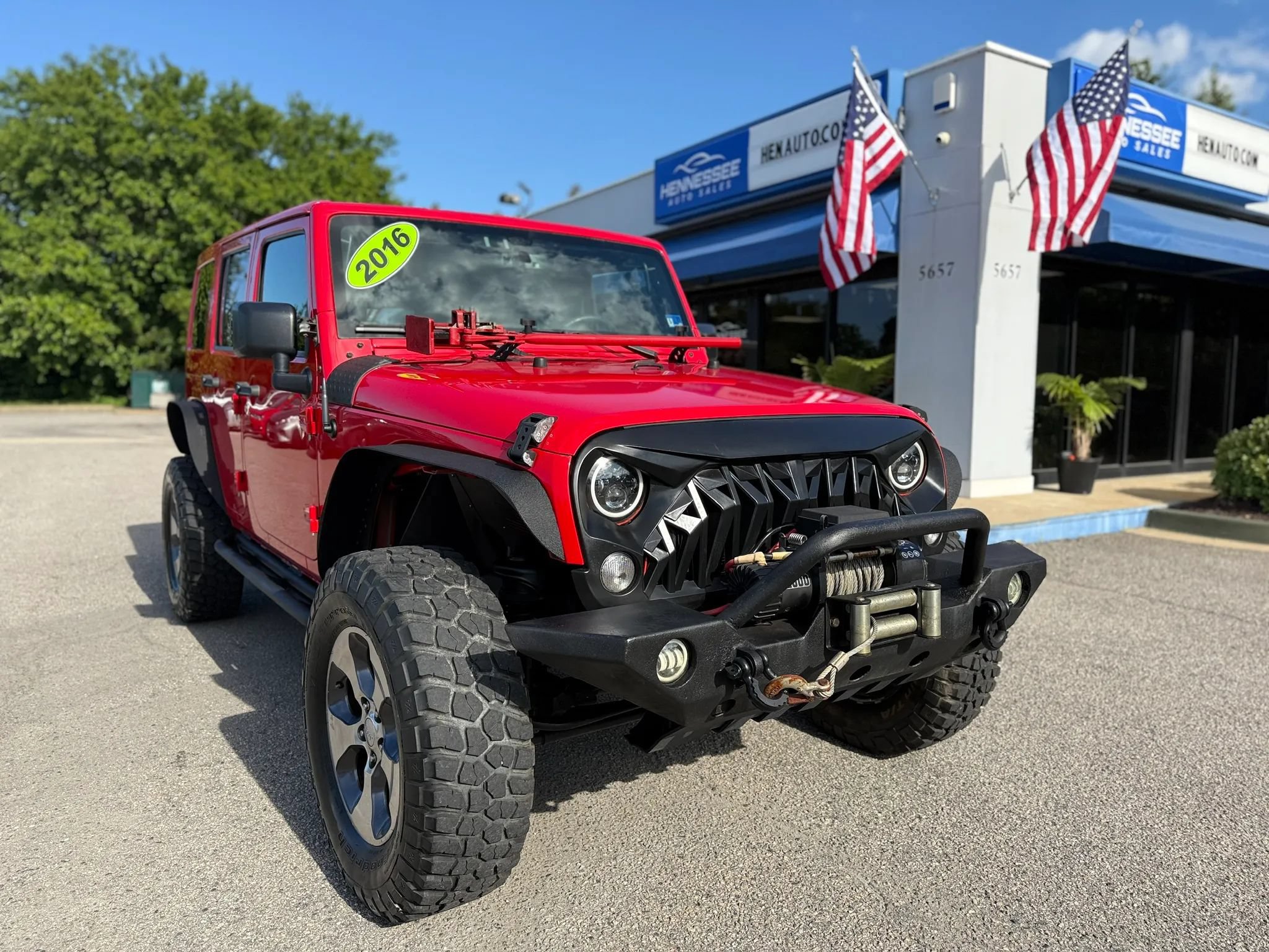 Used 2016 Jeep Wrangler Unlimited Sahara w/ Connectivity Group AWD/4WD image 25