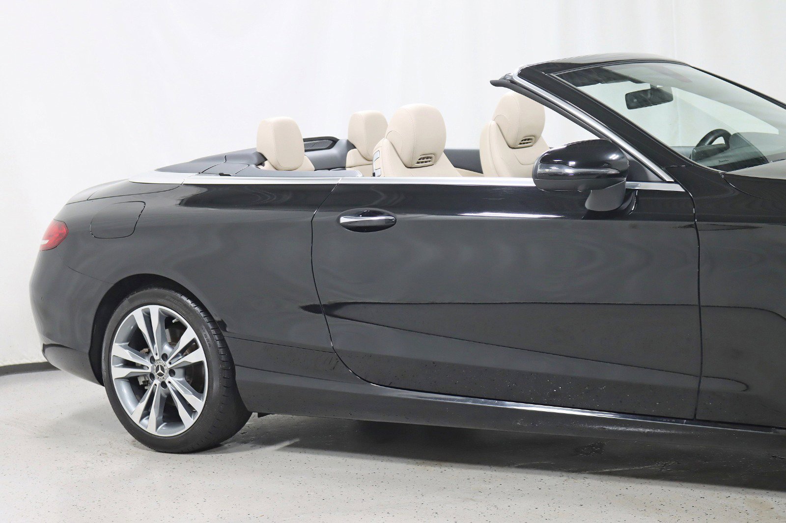Used 2019 Mercedes-Benz C 300 4MATIC Cabriolet w/ Multimedia Package image 4