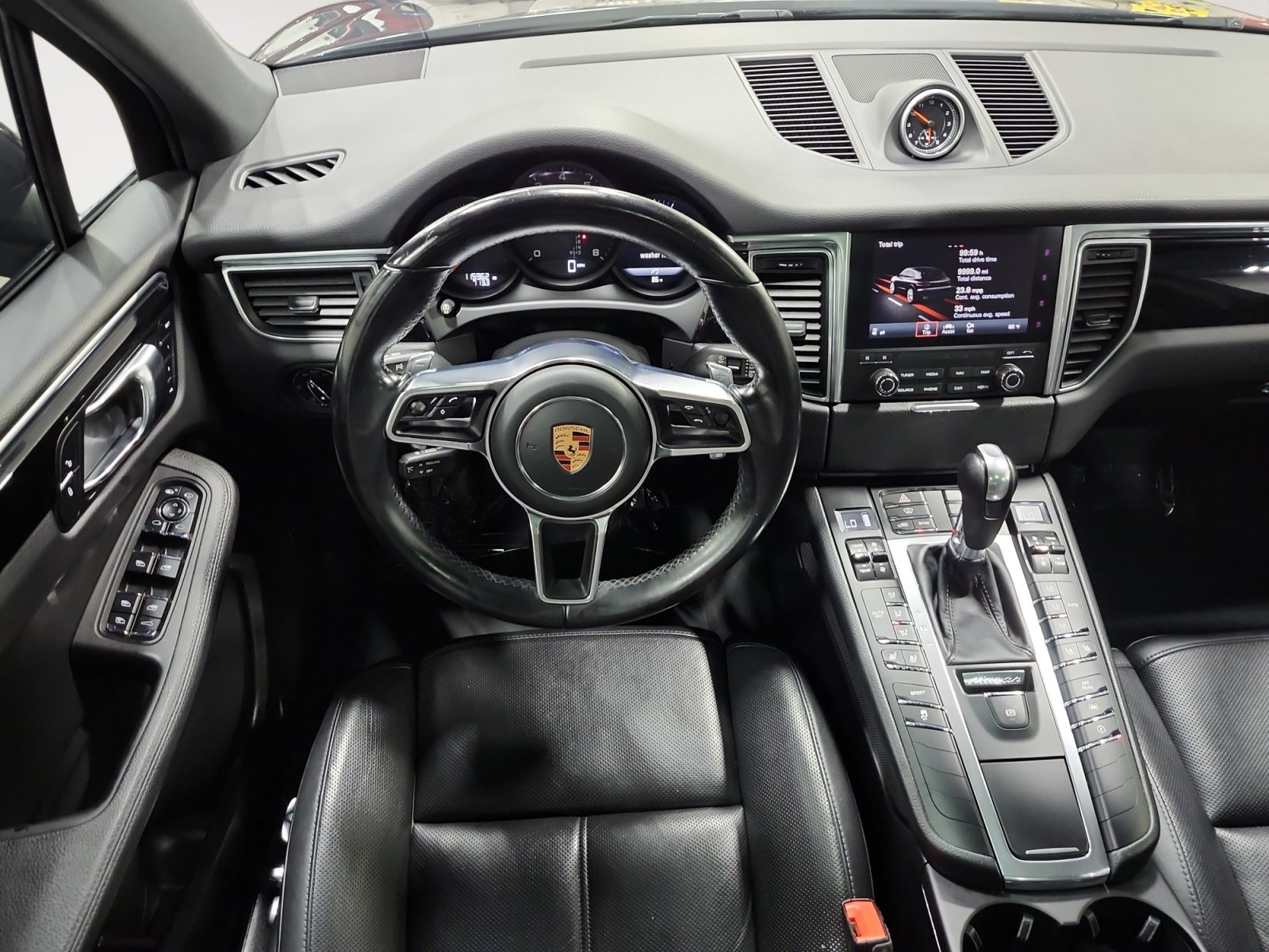 Used 2018 Porsche Macan AWD/4WD image 10