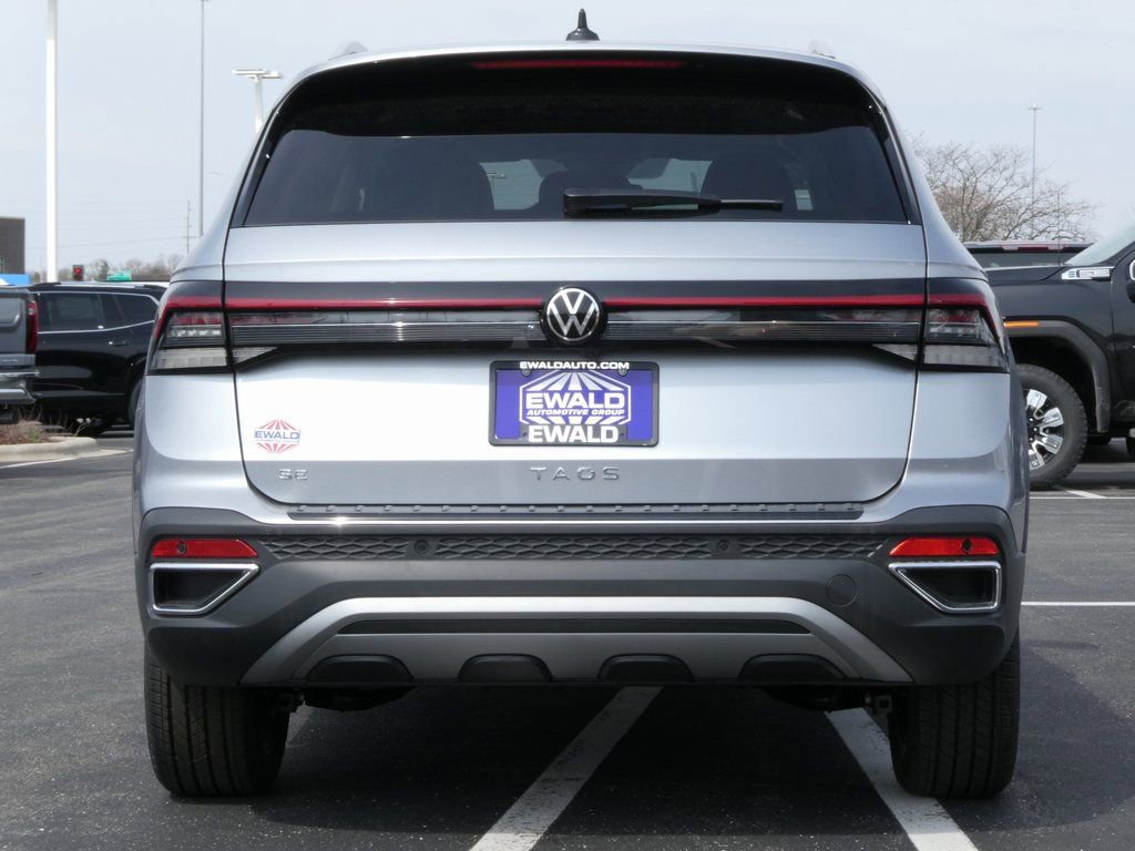Certified 2025 Volkswagen Taos SE FWD image 26