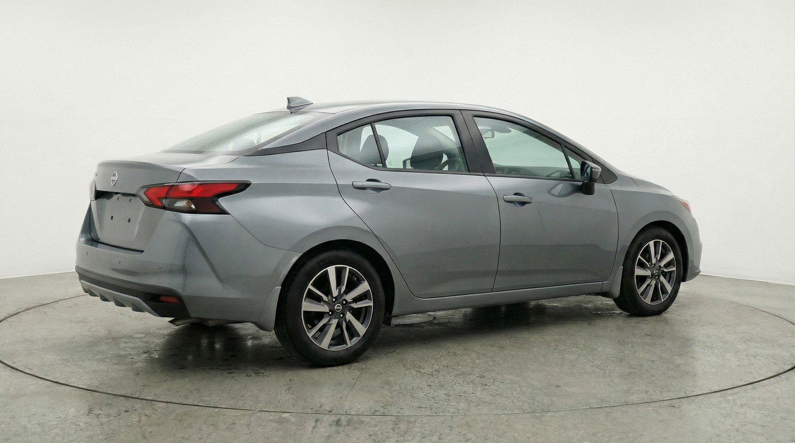 Used 2025 Nissan Versa SV FWD image 9