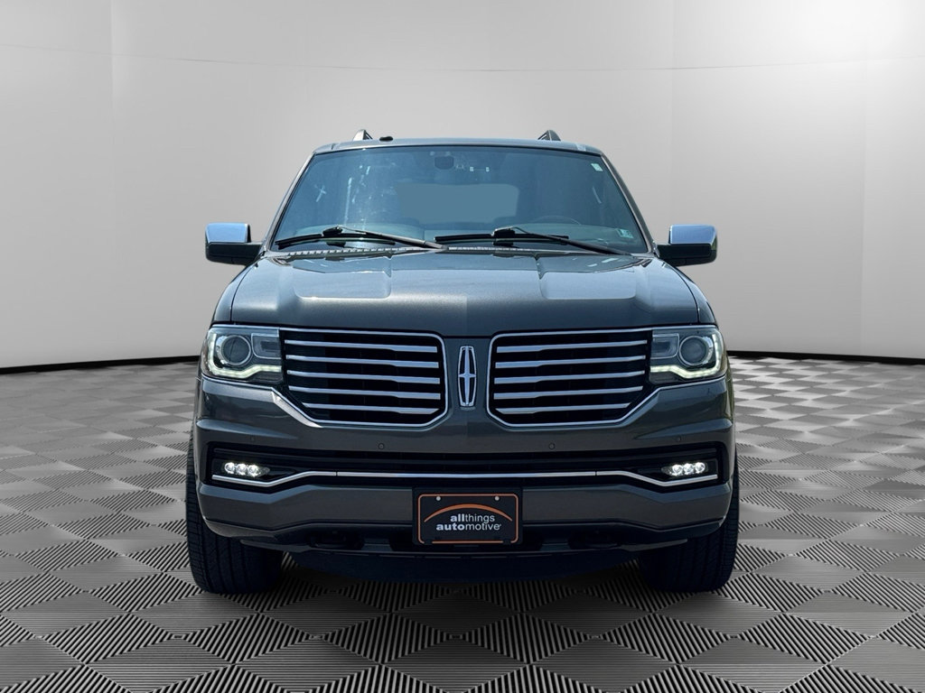 Used 2016 Lincoln Navigator Reserve AWD/4WD image 3