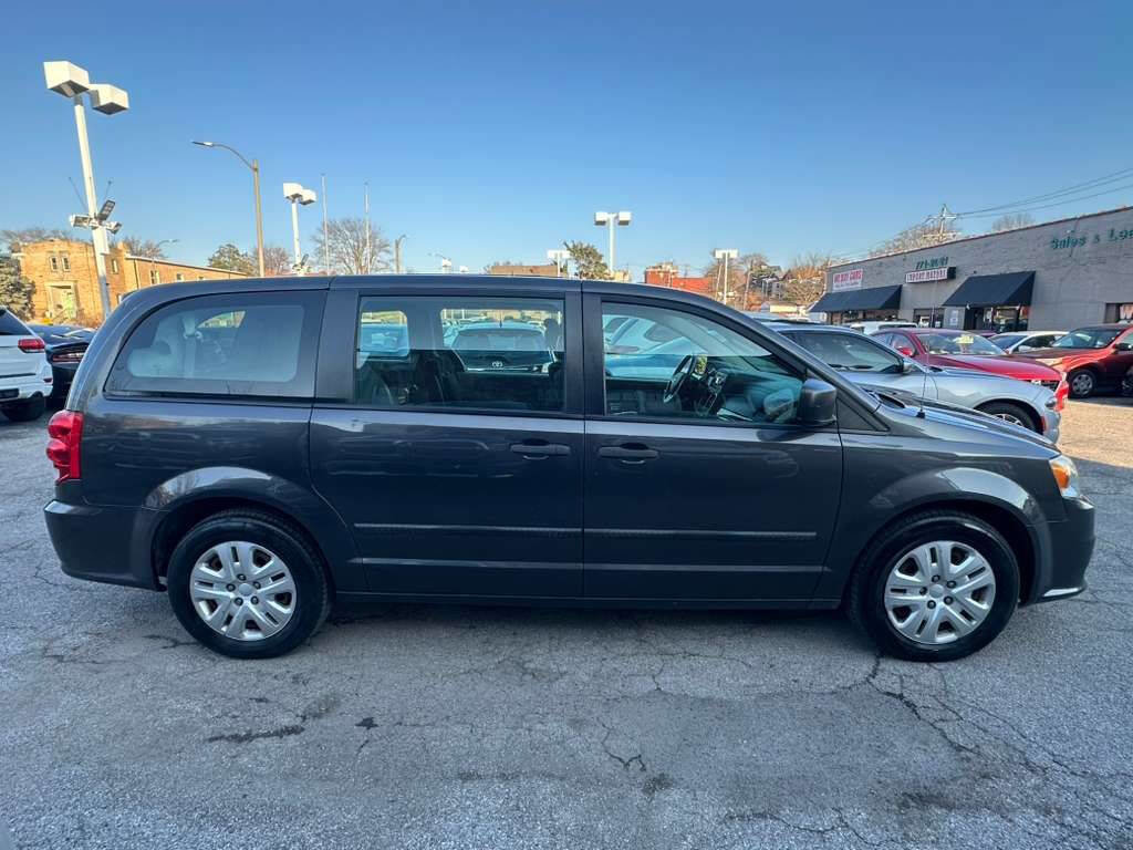 Used 2016 Dodge Grand Caravan American Value Package w/ UConnect Hands-Free Group image 4