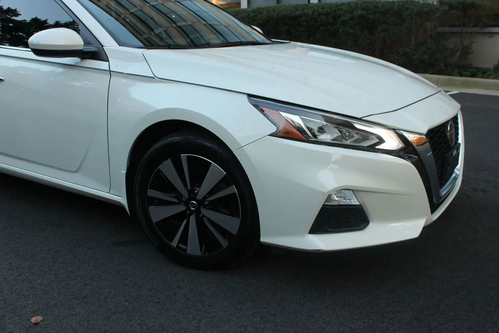 Used 2022 Nissan Altima 2.5 SV AWD/4WD image 3