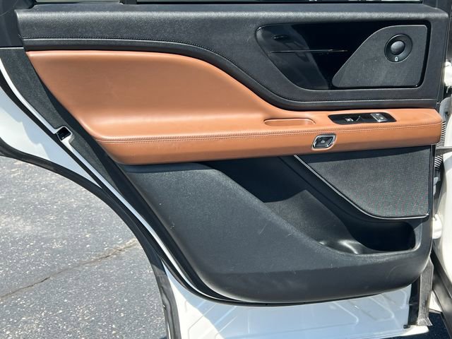 Used 2021 Lincoln Aviator Reserve w/ Elements Package Plus AWD/4WD image 37