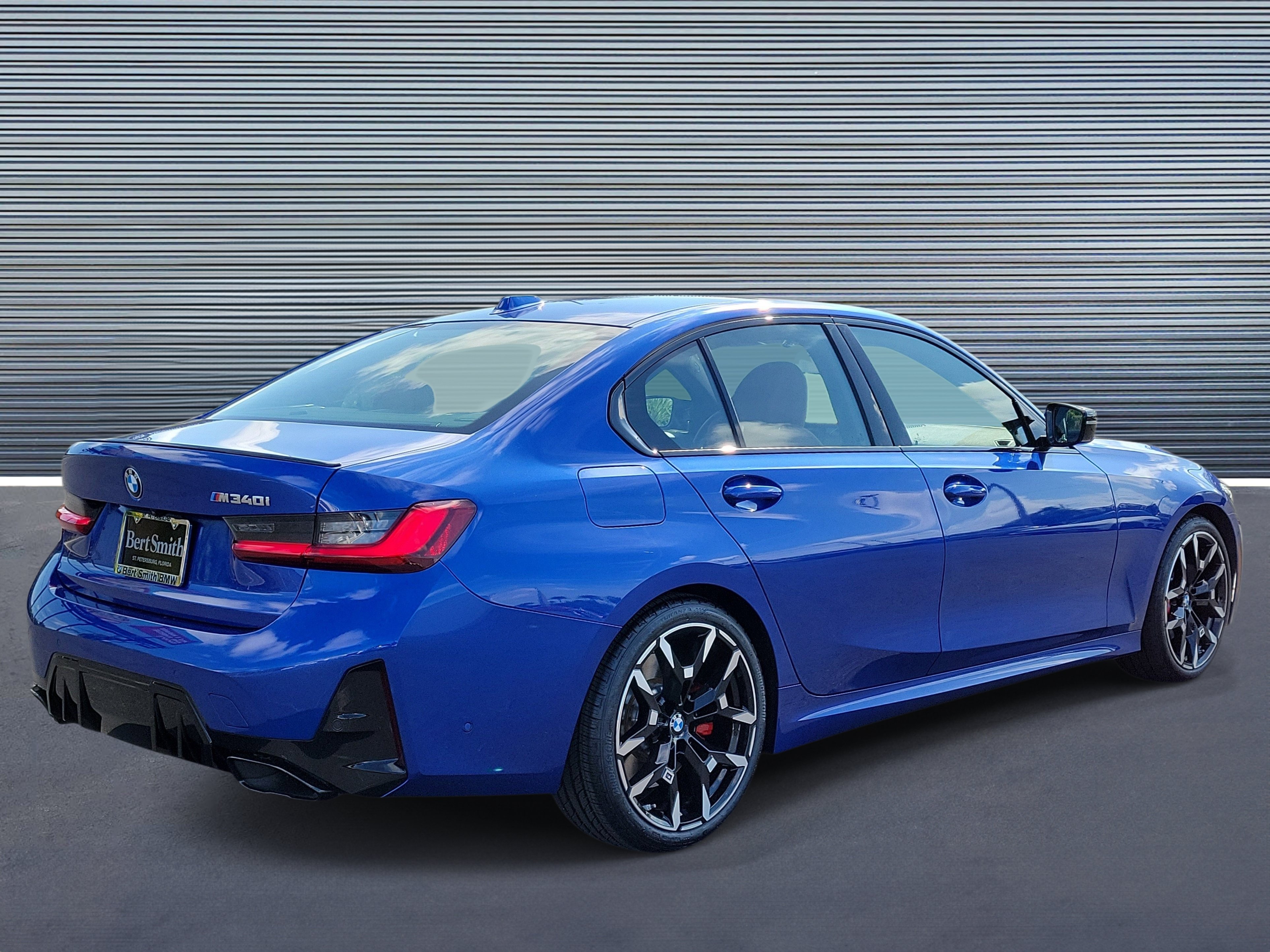 Used 2025 BMW M340i Sedan RWD image 3