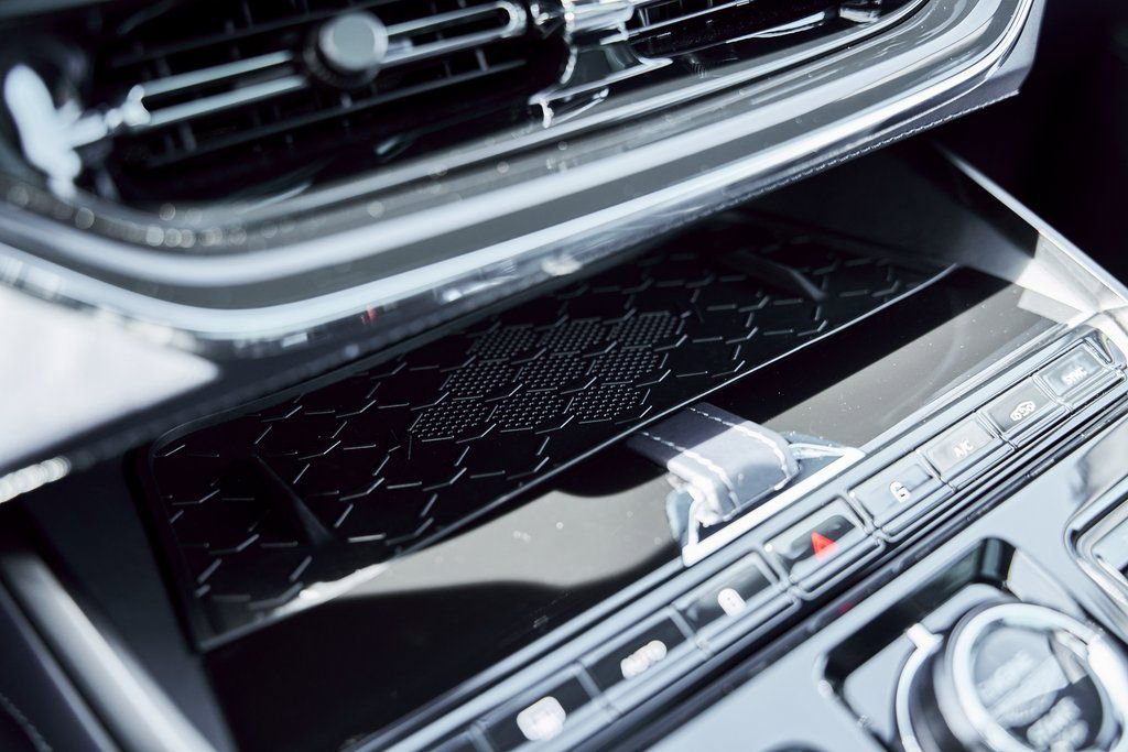 Used 2025 Aston Martin DBX 707 image 69