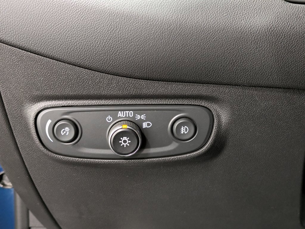 Used 2021 Chevrolet Equinox LT image 21