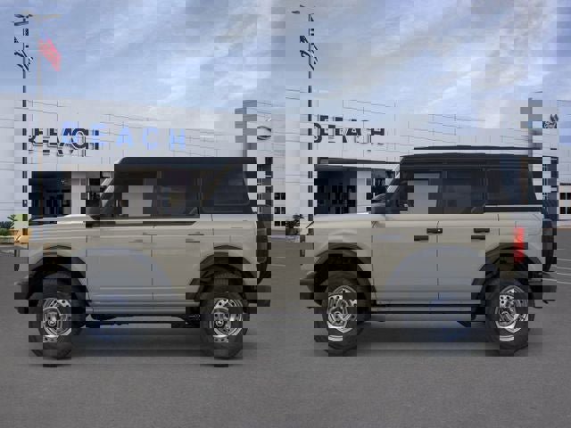 New 2025 Ford Bronco 4-Door image 3