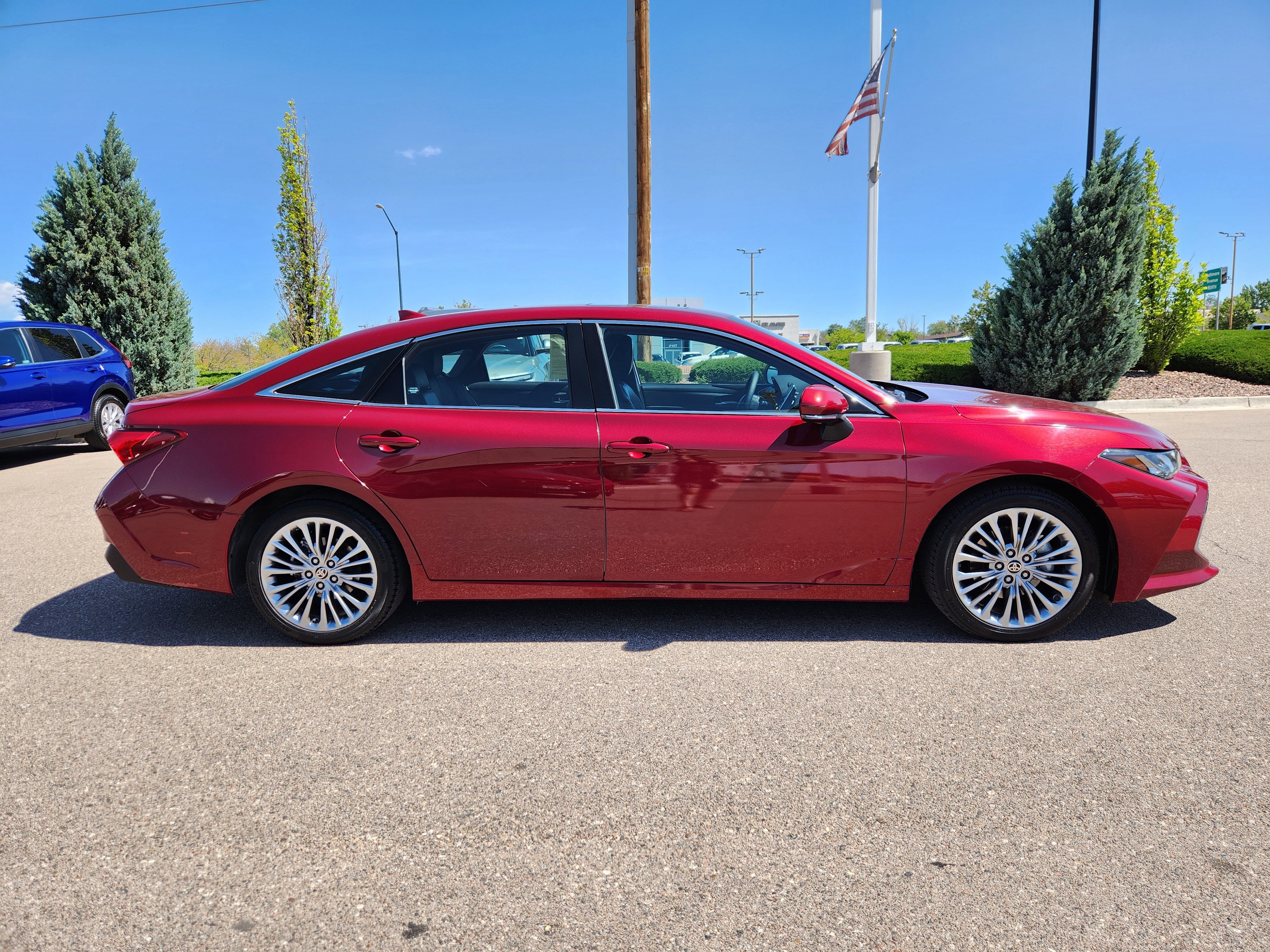 Used 2021 Toyota Avalon Limited w/ Advanced Safety Package FWD image 2