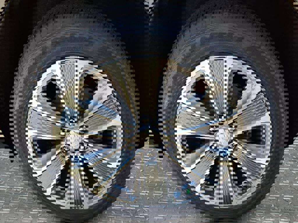 New 2026 Cadillac Vistiq Luxury w/ LPO, Floor Liner Package image 15