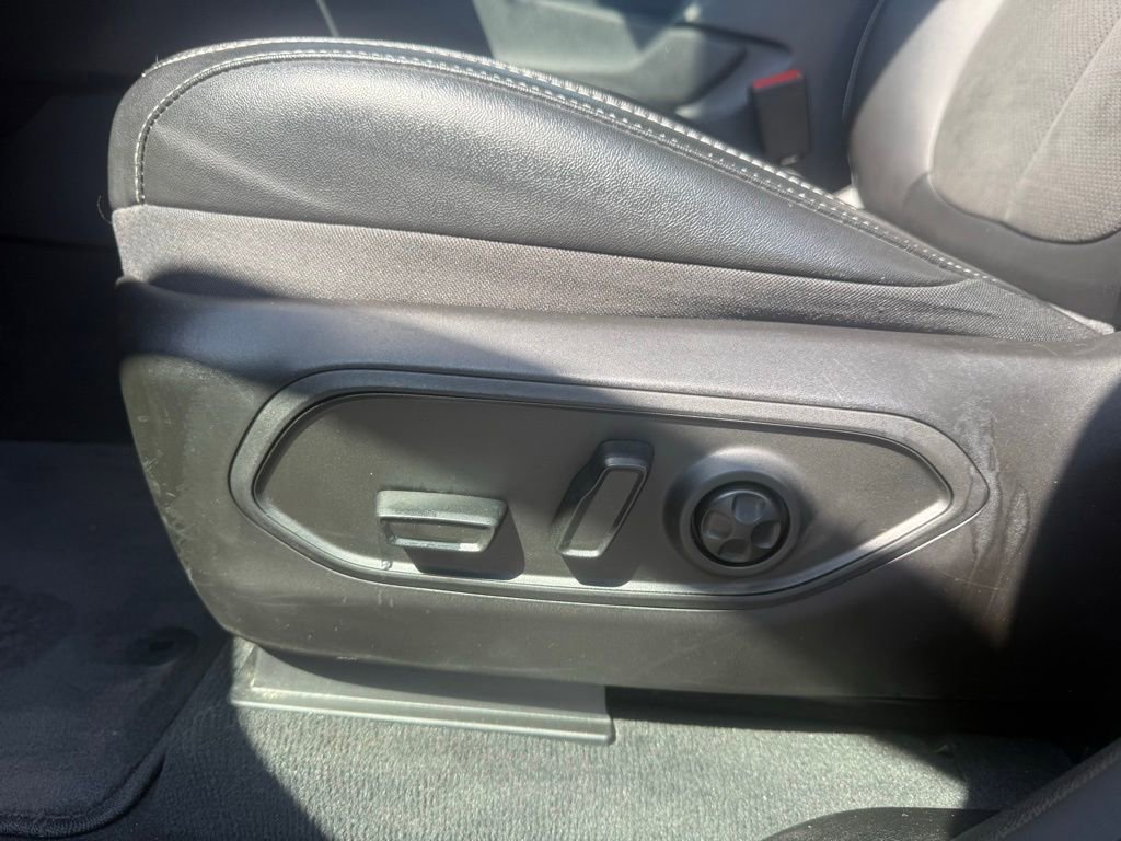 Used 2024 Jeep Grand Cherokee L Altitude AWD/4WD image 12