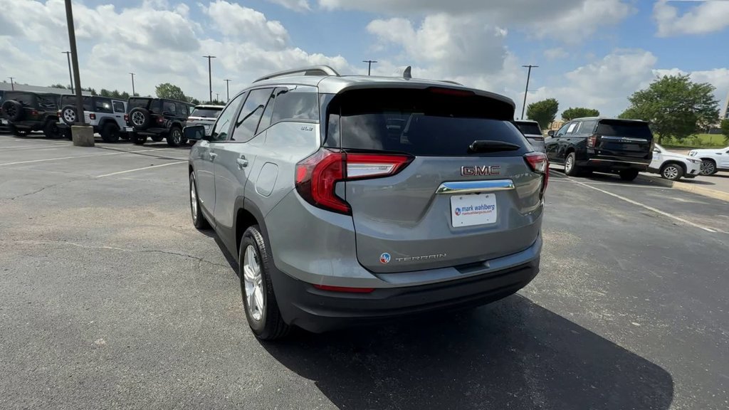 Used 2024 GMC Terrain SLE w/ Driver Convenience Package FWD image 7
