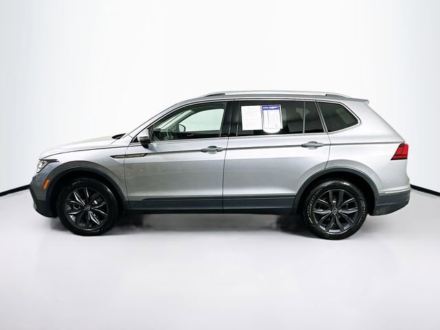 Used 2023 Volkswagen Tiguan SE AWD/4WD image 4