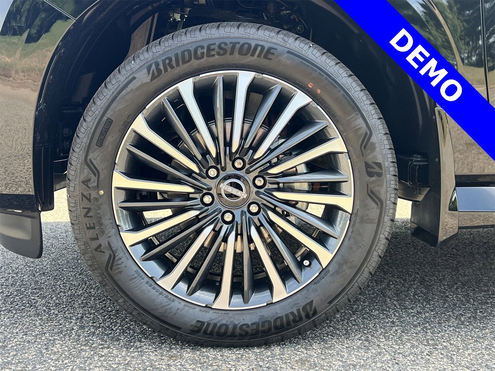 New 2025 Nissan Armada Platinum Reserve image 40