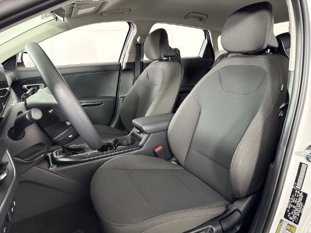 New 2026 Kia K4 FWD image 11