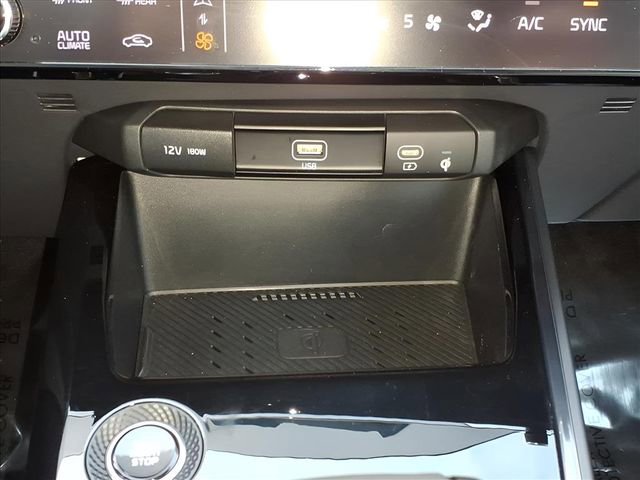 Used 2024 Kia Niro EX image 24